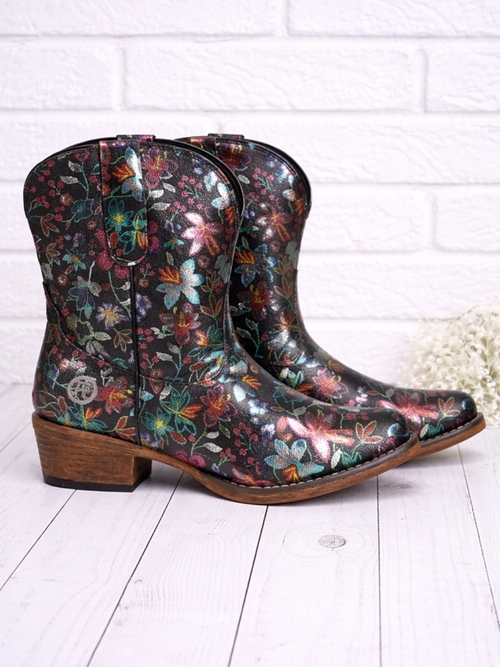 Roper Ingrid Multicolor Floral Ankle Boots in Black Size 8